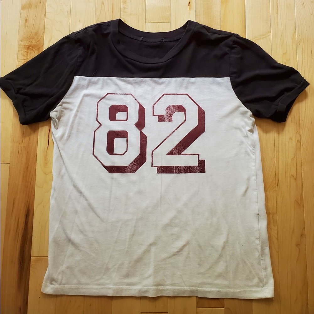 I’m selling a #82 short sleeved shirt!